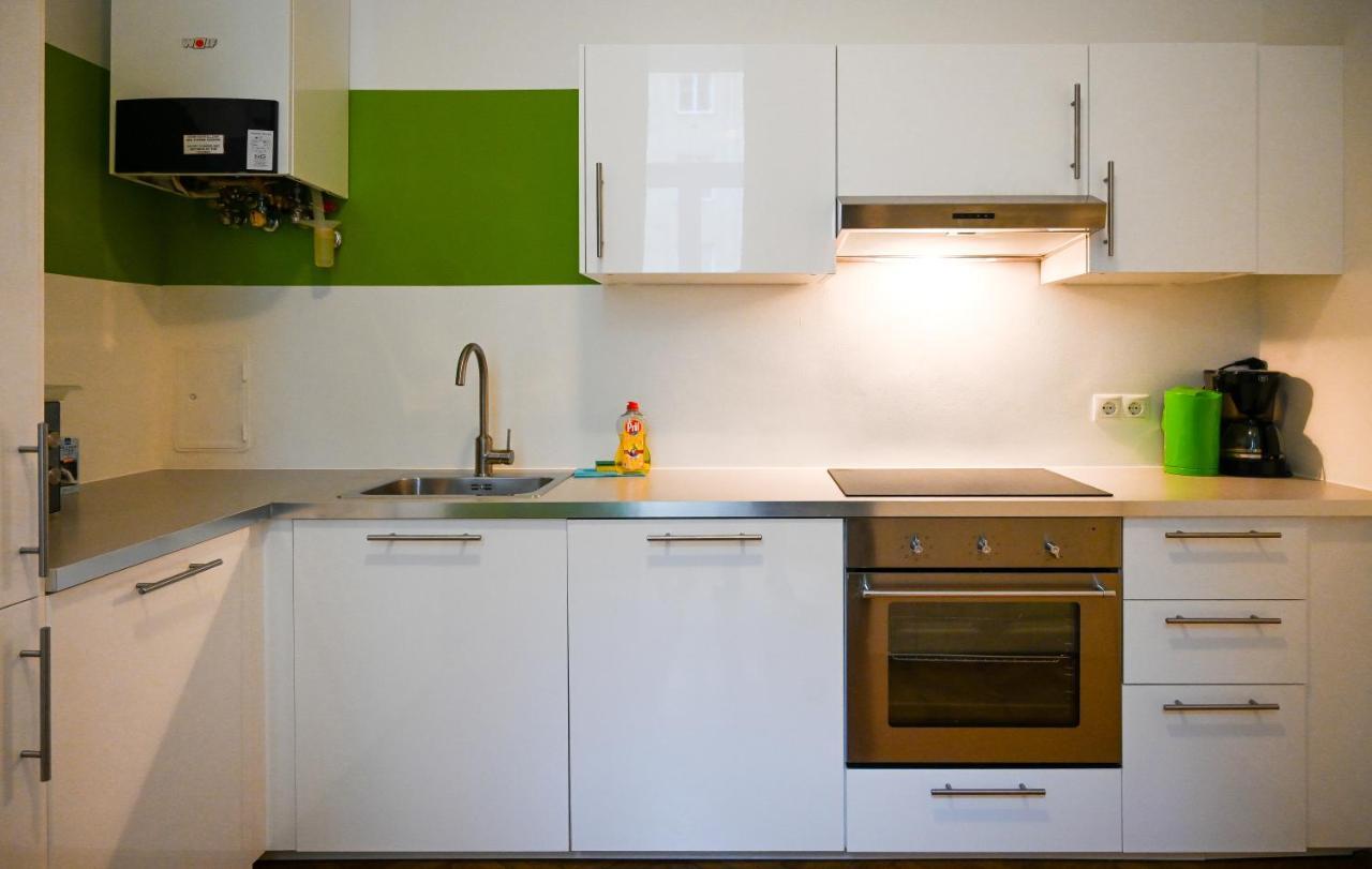 Backpacker Apartment City Center Wina Bagian luar foto