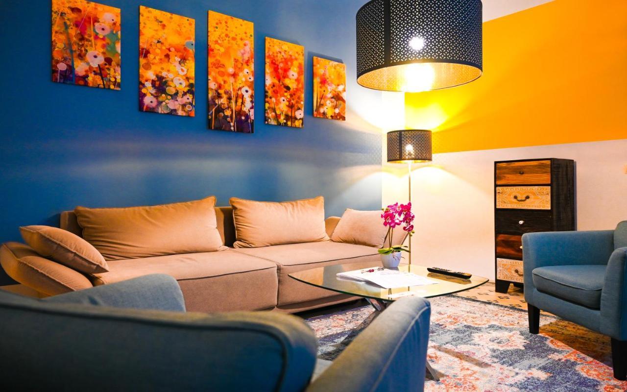 Backpacker Apartment City Center Wina Bagian luar foto
