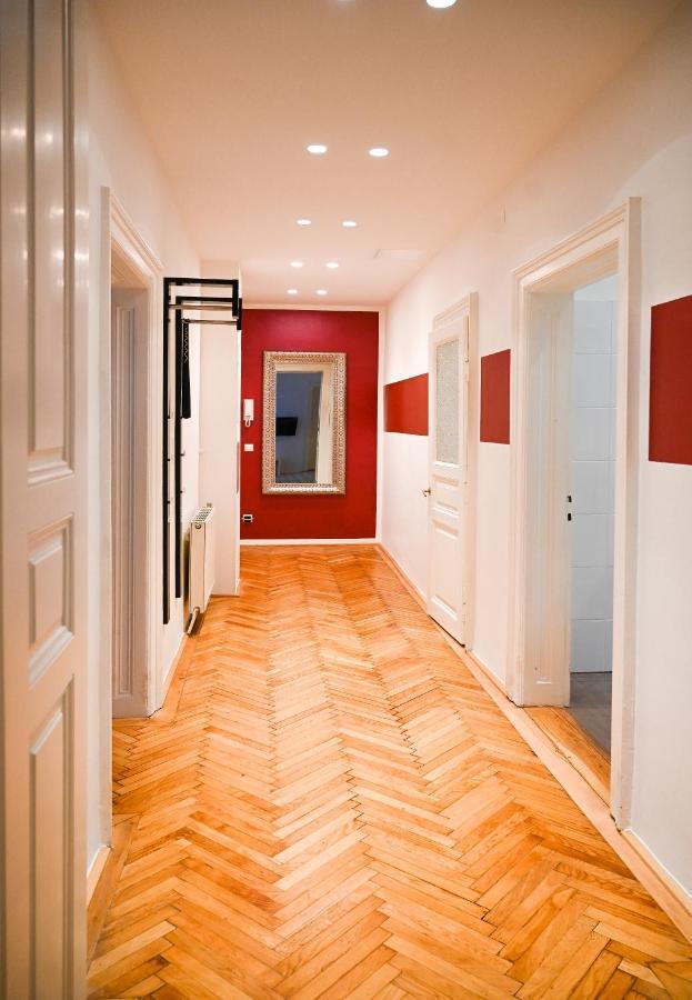 Backpacker Apartment City Center Wina Bagian luar foto
